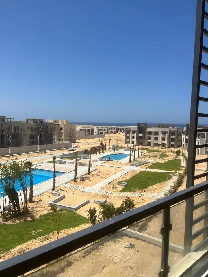 129 m² three-bedroom penthouse with an equal-size roof for sale in Gaia