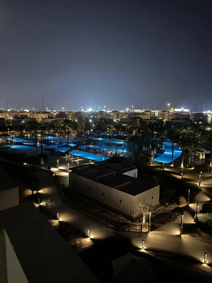85 m² second-floor chalet with an 85 m² roof for sale in Amwaj