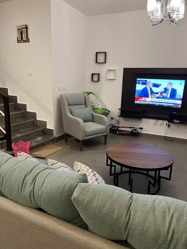 Three-bed, three-bath 170 m² duplex for sale in Amwaj