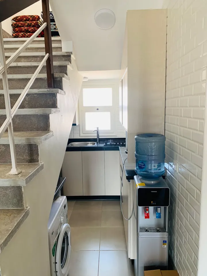 Furnished Aqua-phase penthouse, 120 m² plus equal roof, for sale in Amwaj
