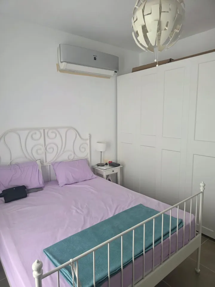 Three-bedroom 154 m² penthouse with an equal-size roof for sale in Amwaj