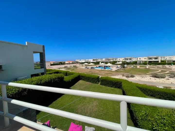 Five-bedroom 226 m² twin house in Zone S for sale in Amwaj