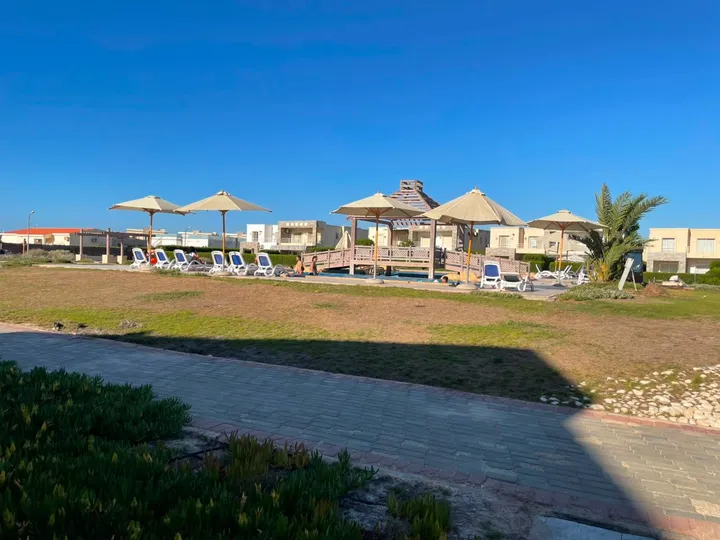 Five-bedroom 226 m² twin house in Zone S for sale in Amwaj