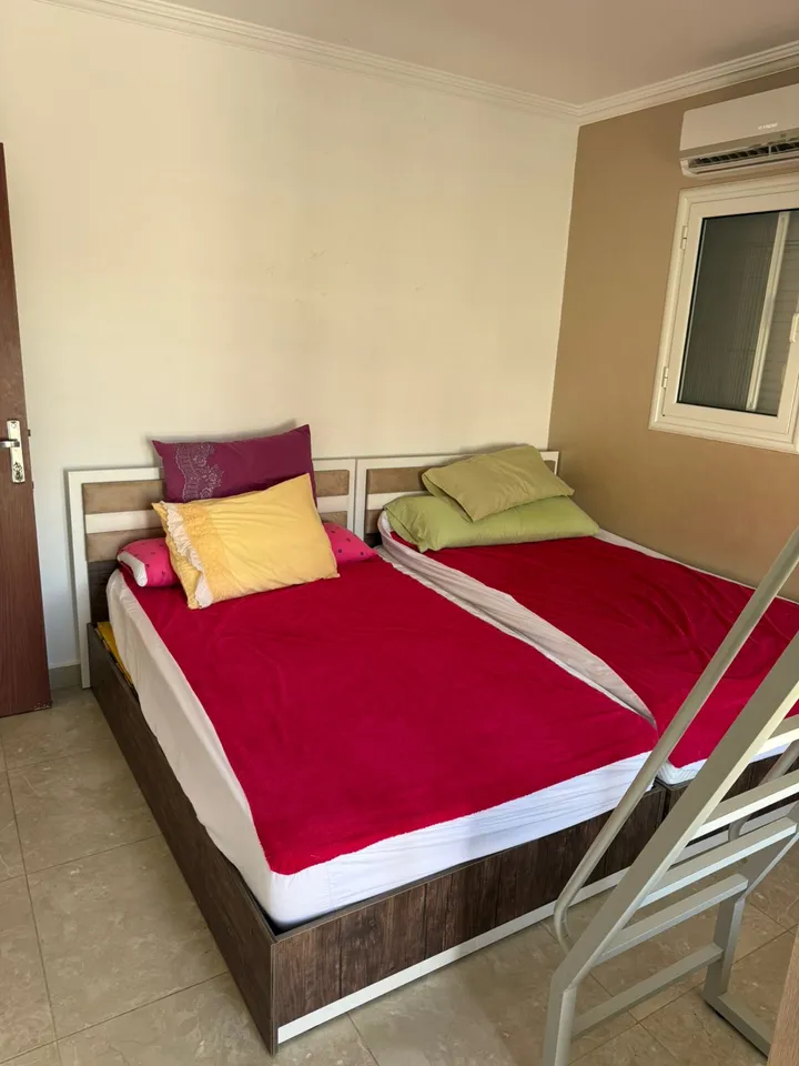 257 m² villa on a 433 m² plot with nanny and driver rooms for sale in Amwaj