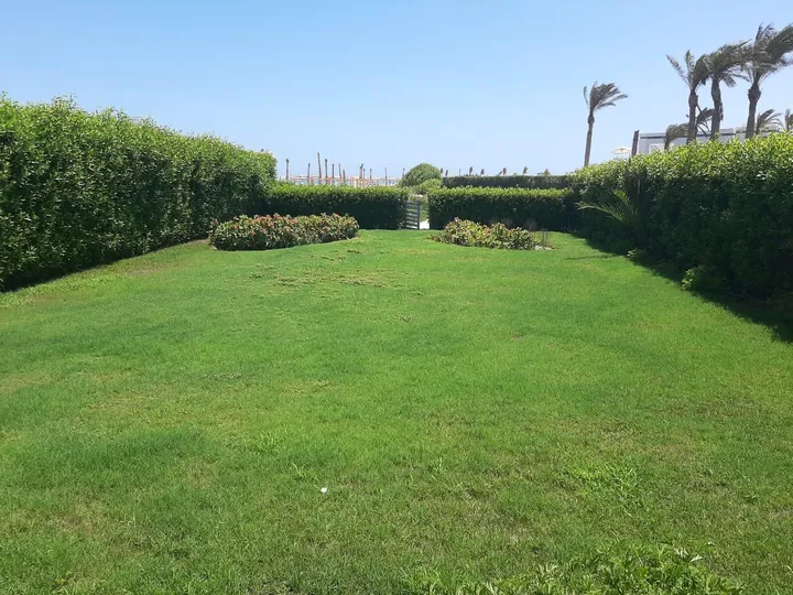 Furnished 275 m² villa with four bedrooms and four baths for sale in Amwaj
