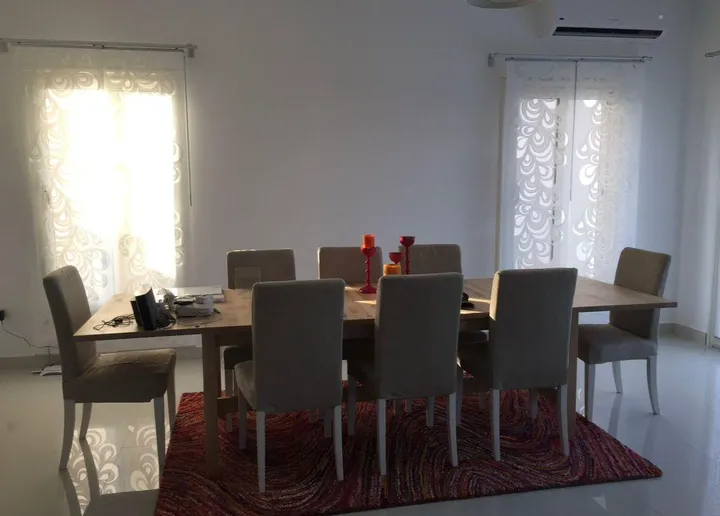 Furnished 275 m² villa with four bedrooms and four baths for sale in Amwaj