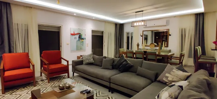 Phase 1 five-bedroom villa, 275 m² with garden of 300 m², for sale in Amwaj