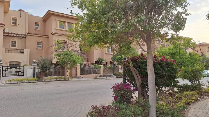 282 m² townhouse with a 45 m² roof and nanny's room for sale in Dara Gardens