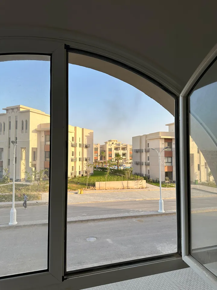 100 m² two-bedroom apartment, 2027 handover, for sale in Gaia