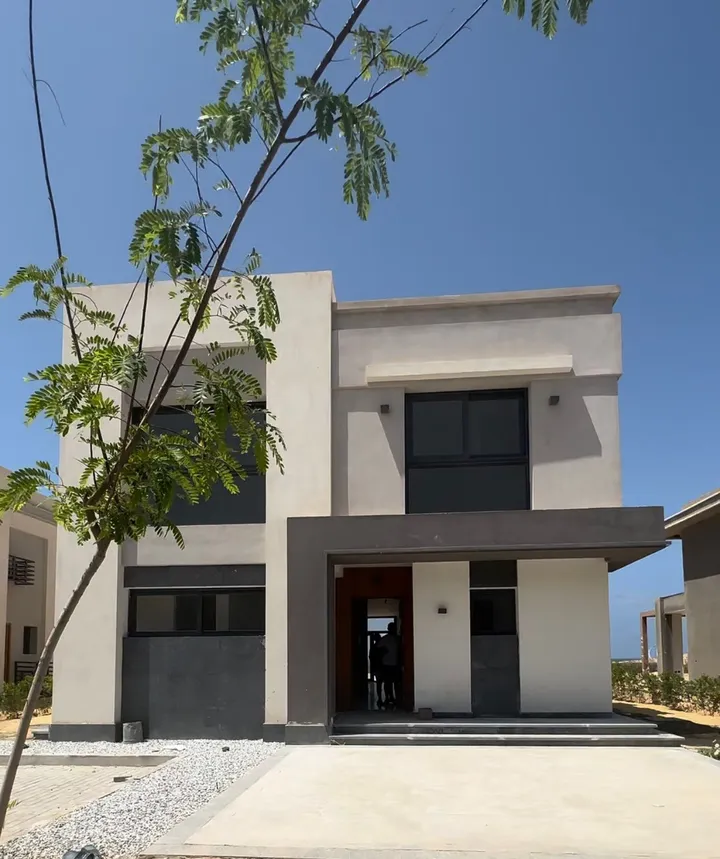 Ready 284 m² sea-view villa with a 500 m² garden for sale in Gaia