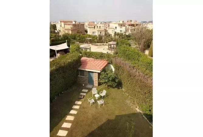 450 m² furnished seven-bedroom villa on a 610 m² plot for sale in Grand Residence