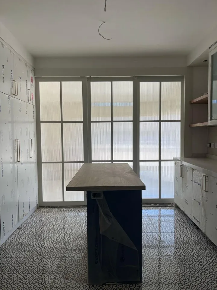 Finished 200 m² duplex with a 150 m² garden and nanny room for sale in Green Square