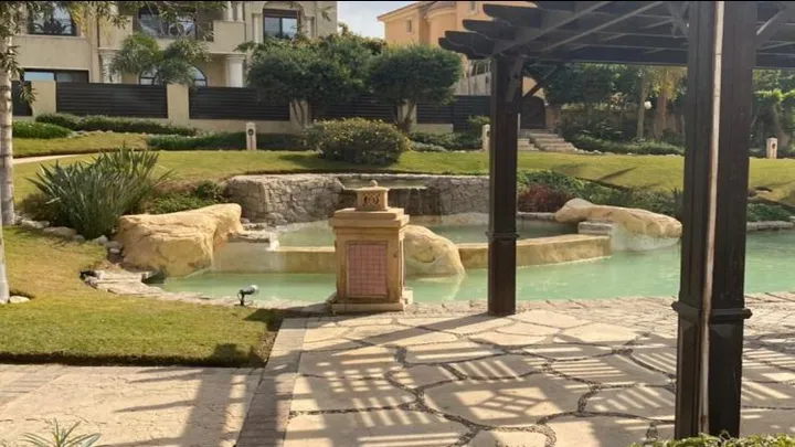 Move-in-ready 620 m² villa on a 780 m² plot for sale in Katameya Hills