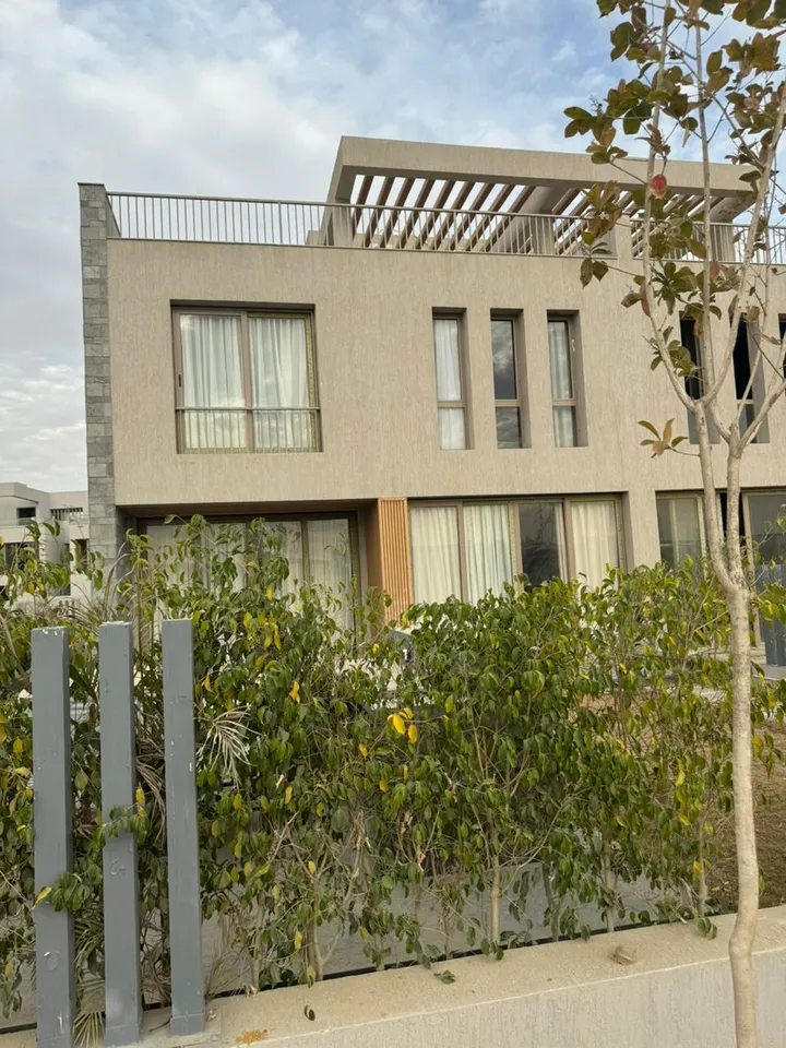 The Ridge townhouse, 205 m² built on land of 150 m², for sale in The City of Odyssia