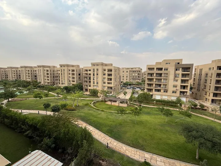 210 m² fifth-floor landscape-view apartment for sale in The Square