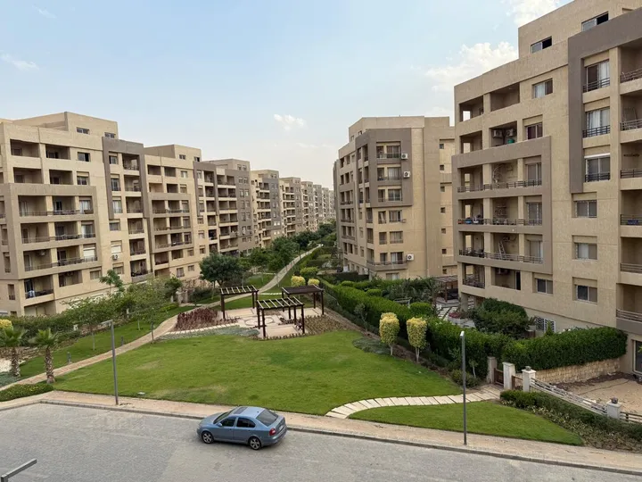 210 m² fifth-floor landscape-view apartment for sale in The Square
