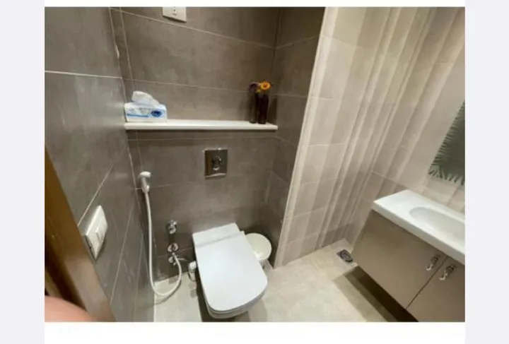 Fully finished 270 m² townhouse with a 330 m² garden for sale in The Square